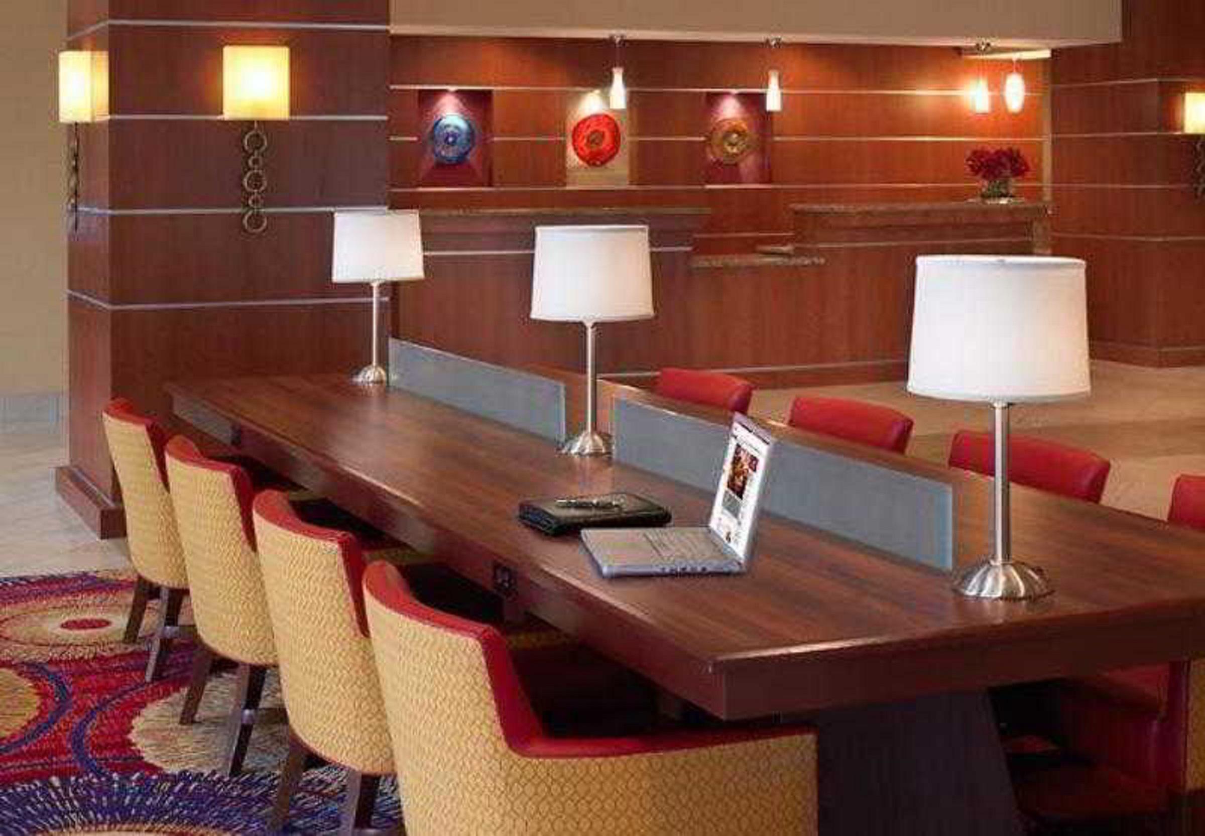 Hotel Wyndham Cleveland Airport Facilidades foto