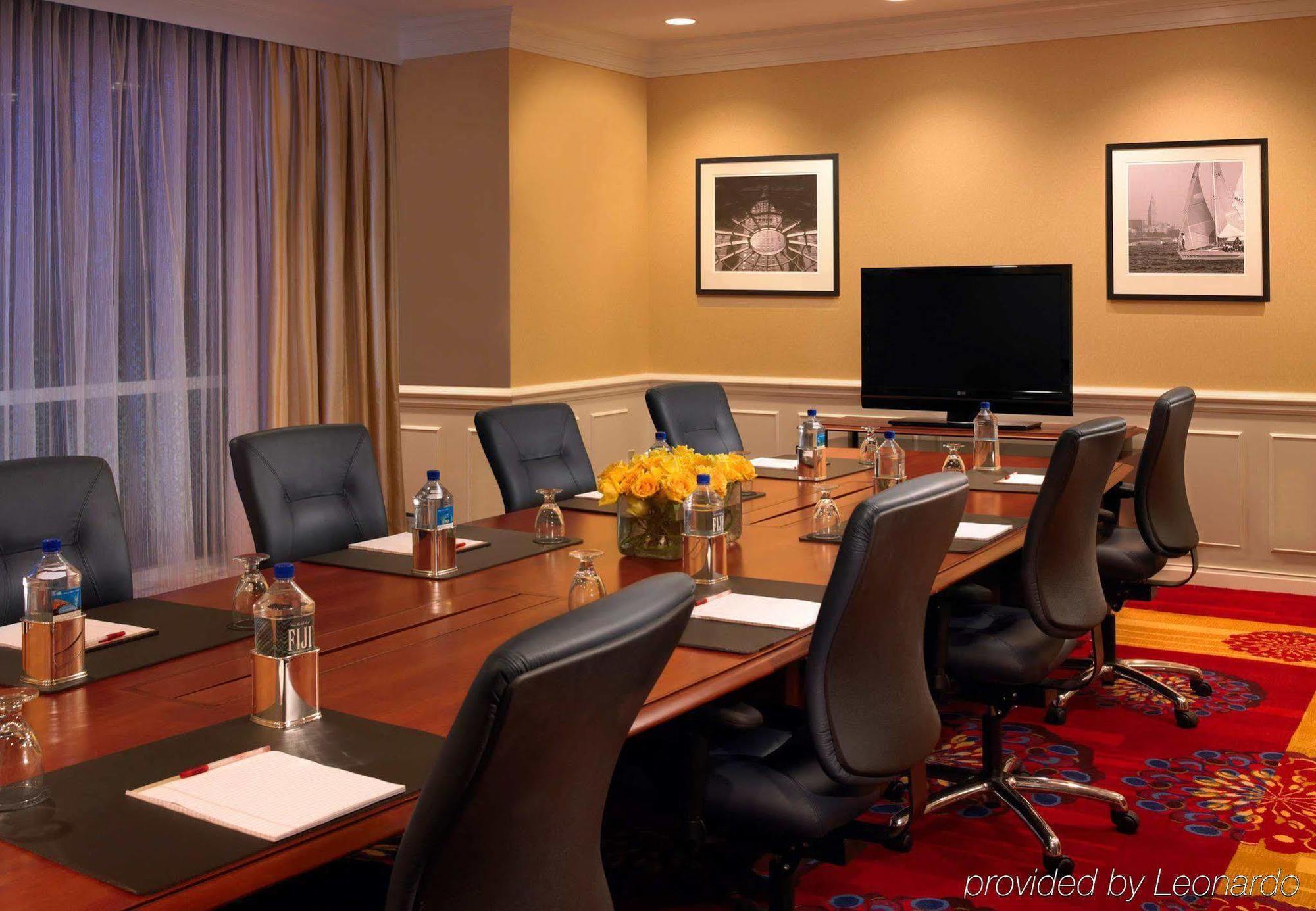 Hotel Wyndham Cleveland Airport Facilidades foto